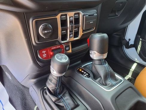 Used 2023 Jeep Wrangler Unlimited Rubicon 4xe w/ Cold Weather Group AWD/4WD image 32
