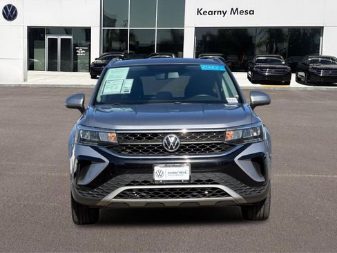 Used 2022 Volkswagen Taos SE image 9