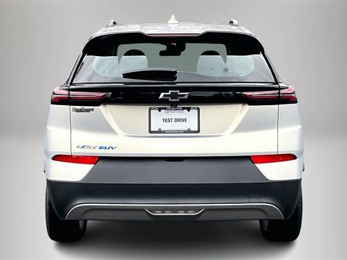 Used 2023 Chevrolet Bolt EUV LT image 6