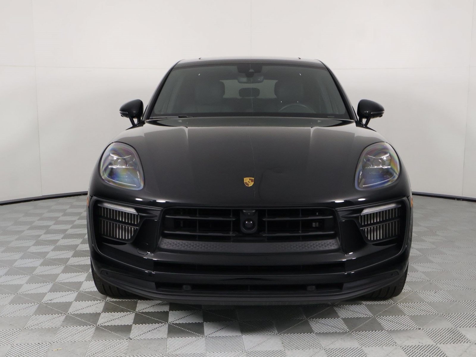 Certified 2024 Porsche Macan S AWD/4WD image 10
