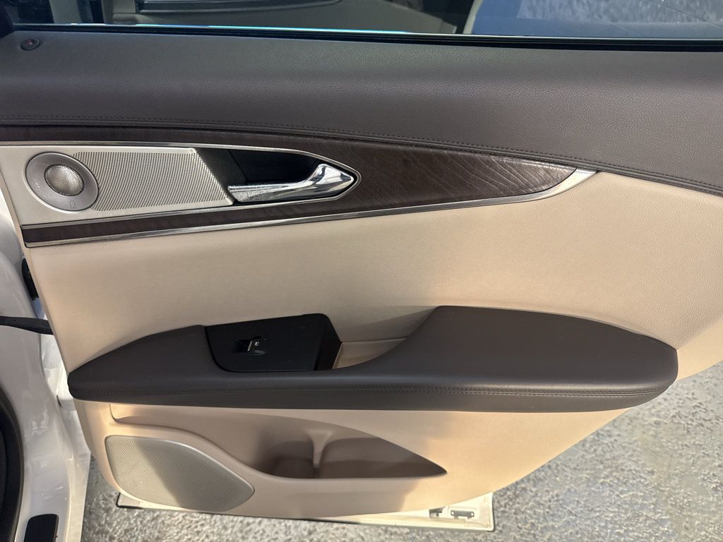 Used 2016 Lincoln MKX Reserve w/ Luxury Package FWD image 25