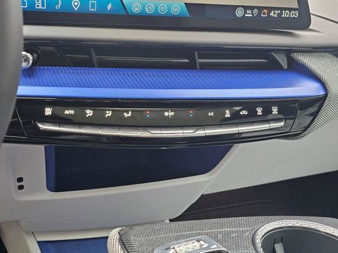 New 2026 Cadillac Optiq Luxury 1 image 34