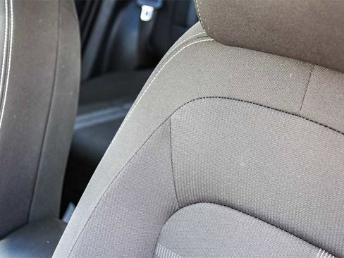 Used 2022 Hyundai Venue SEL image 25