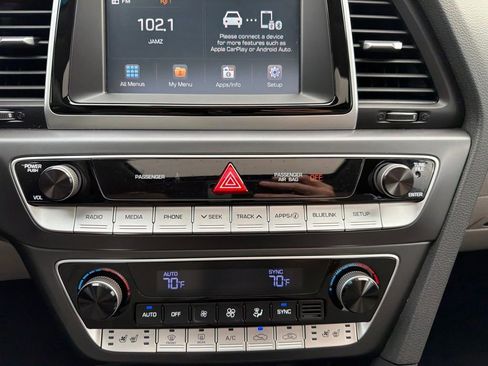 Used 2018 Hyundai Sonata Limited FWD image 32