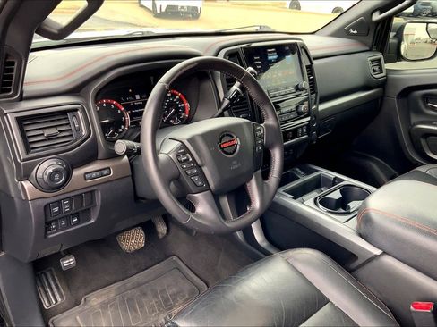 Used 2020 Nissan Titan PRO-4X w/ Pro-4x Convenience Package image 18