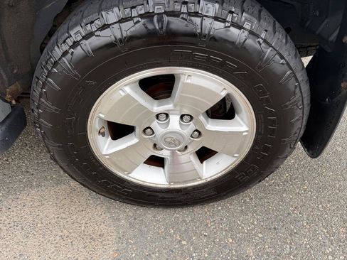 Used 2006 Toyota 4Runner SR5 AWD/4WD image 9