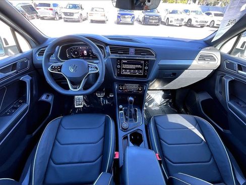 Certified 2022 Volkswagen Tiguan SEL R-Line image 3