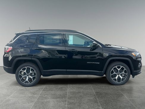 New 2026 Jeep Compass Limited image 6