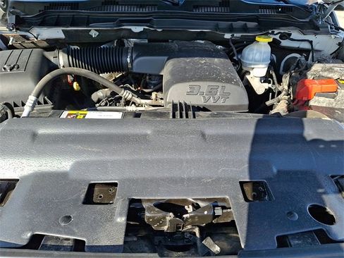 Used 2018 RAM 1500 Express image 27