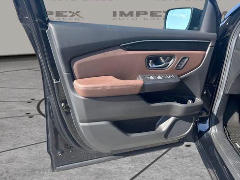 Used 2025 Honda Pilot Elite image 24