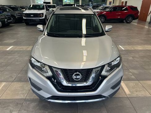Used 2017 Nissan Rogue SV AWD/4WD image 17