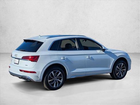 Certified 2025 Audi Q5 2.0T Premium Plus image 5
