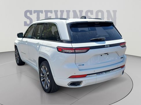 Used 2023 Jeep Grand Cherokee Overland w/ Luxury Tech Group IV AWD/4WD image 3