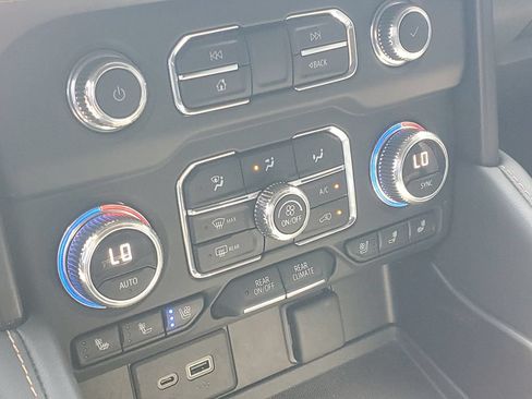 Certified 2022 GMC Yukon XL AT4 AWD/4WD image 31