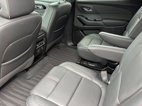 Used 2023 Chevrolet Traverse RS w/ LPO, Cargo Package FWD image 13