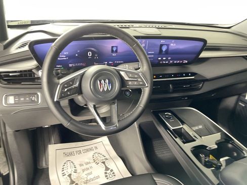 Used 2025 Buick Enclave Preferred image 11