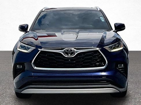Certified 2021 Toyota Highlander Platinum AWD/4WD image 3