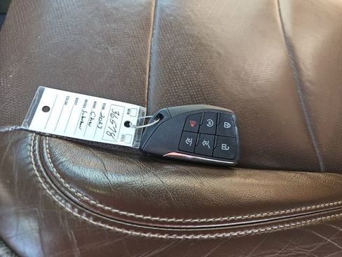 Used 2023 Chevrolet Suburban High Country image 25