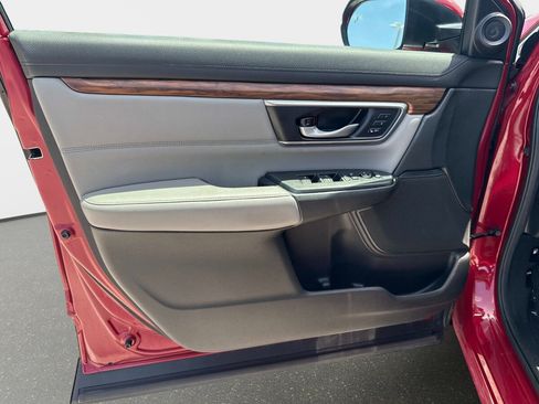 Used 2022 Honda CR-V Touring image 16