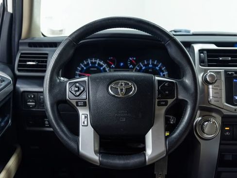 Used 2018 Toyota 4Runner SR5 AWD/4WD image 13
