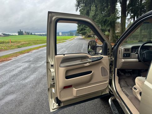 Used 2000 Ford F350 XLT image 32