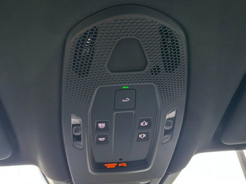 Used 2025 Porsche Cayenne S AWD/4WD image 33