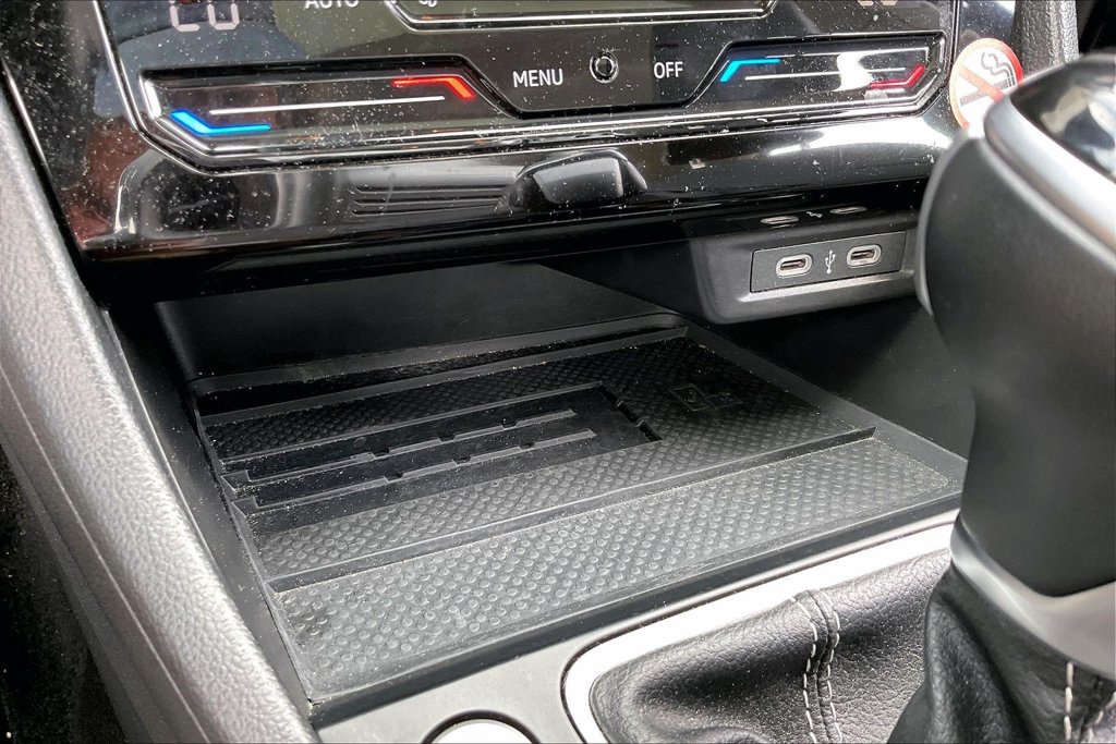 Used 2025 Volkswagen Jetta SE FWD image 15