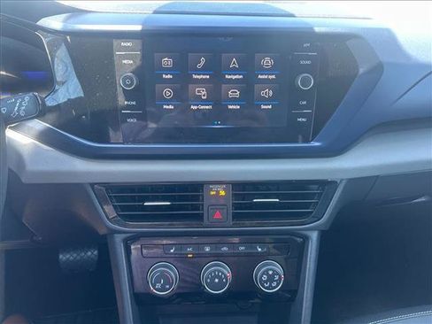 Certified 2023 Volkswagen Taos SE w/ Panoramic Sunroof Package AWD/4WD image 15