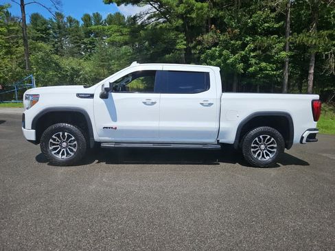 Used 2021 GMC Sierra 1500 AT4 w/ AT4 Value Package AWD/4WD image 2