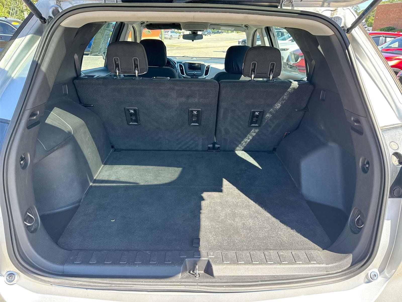 Used 2019 Chevrolet Equinox LS FWD image 14