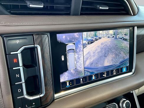 Used 2021 GMC Yukon XL Denali w/ Denali Premium Package AWD/4WD image 27
