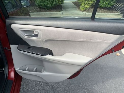 Certified 2017 Toyota Camry XSE FWD image 11