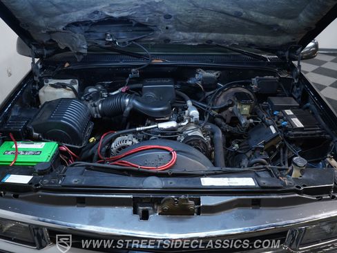 Used 1998 Chevrolet Silverado 1500 4x4 Extended Cab w/ Preferred Equipment Group 3 image 3