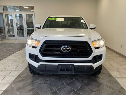 Used 2021 Toyota Tacoma SR image 3