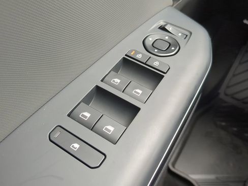 New 2025 Kia K4 LXS image 19