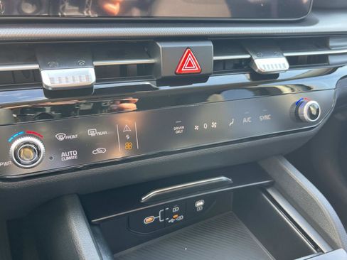 New 2026 Kia Sportage S AWD/4WD image 32