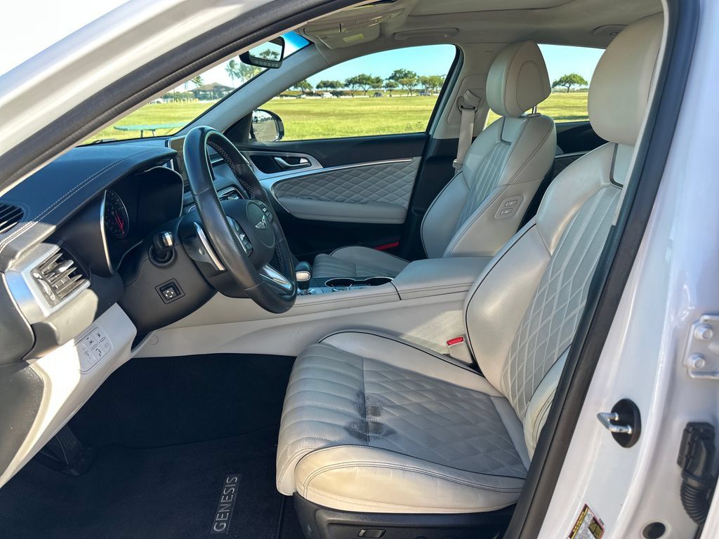 Used 2020 Genesis G70 2.0T w/ Prestige Package RWD image 13