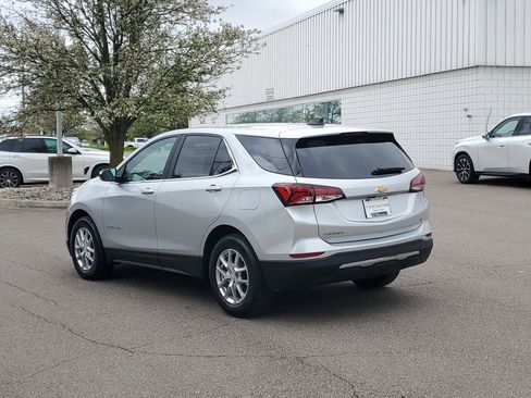 Used 2022 Chevrolet Equinox LT FWD image 2