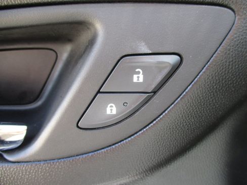 Used 2021 Chevrolet Equinox LT FWD image 28