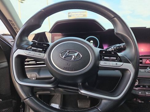 Used 2021 Hyundai Elantra Limited FWD image 14