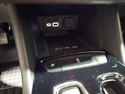Used 2023 Chevrolet Bolt EUV LT FWD image 20