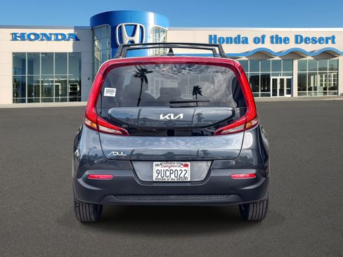 Used 2022 Kia Soul LX w/ Technology Package image 6