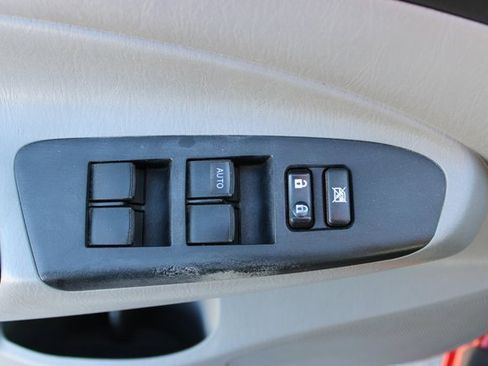 Used 2012 Toyota Tacoma PreRunner image 13