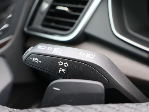 Used 2024 Audi Q5 e Premium image 22