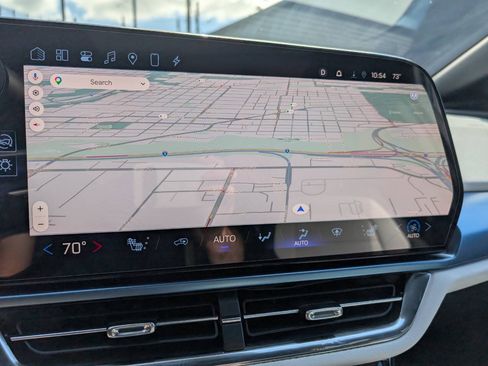 Used 2025 Chevrolet Equinox EV LT FWD image 11