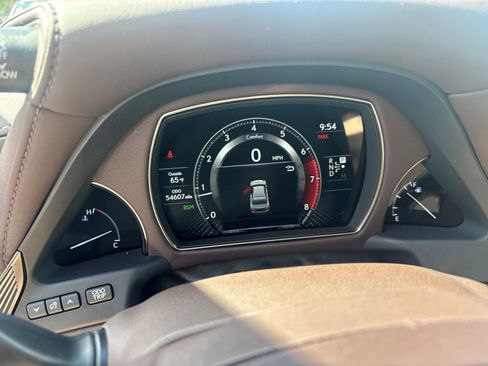 Used 2020 Lexus LS 500 RWD image 10