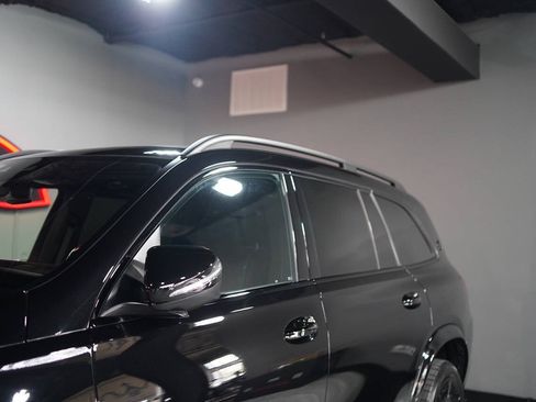 Used 2025 Mercedes-Benz Maybach GLS 600 4MATIC image 17