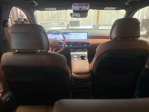 New 2026 Genesis GV70 2.5T Advanced image 30