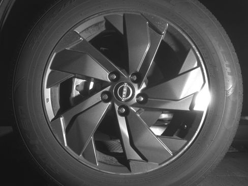 Used 2025 Nissan Rogue SV FWD image 12