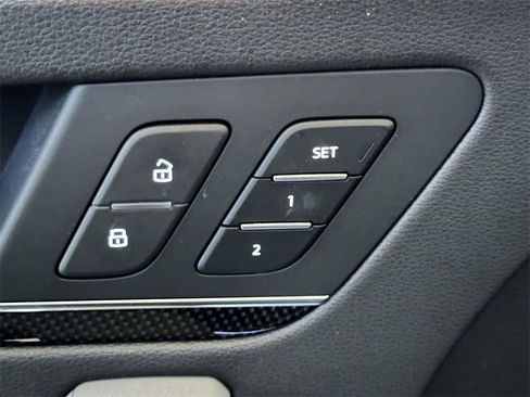 Used 2022 Audi SQ5 Prestige w/ Prestige Package image 18